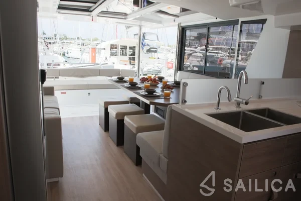 Bali 4.6 - Yacht Charter Sailica