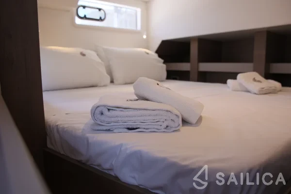 Bali 4.6 - Yacht Charter Sailica