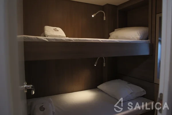 Bali 4.6 - Yacht Charter Sailica