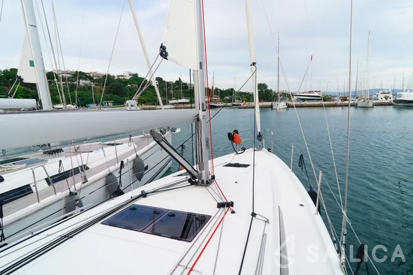 Sun Odyssey 410 - Yacht Charter Sailica