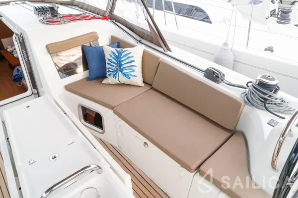 Sun Odyssey 410 - Yacht Charter Sailica