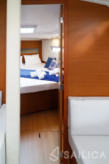 Sun Odyssey 410 - Yacht Charter Sailica