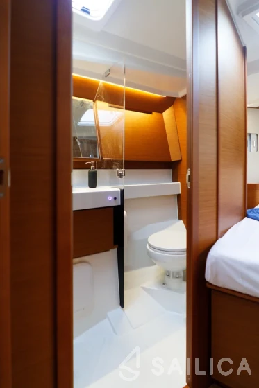Sun Odyssey 410 - Yacht Charter Sailica