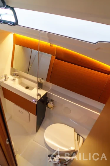 Sun Odyssey 410 - Yacht Charter Sailica