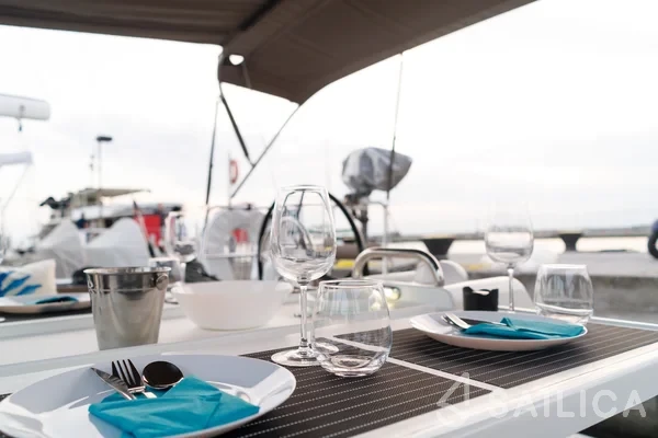 Sun Odyssey 410 - Yacht Charter Sailica