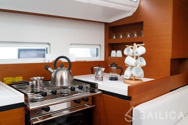 Sun Odyssey 410 - Yacht Charter Sailica
