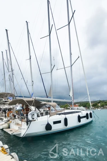 Sun Odyssey 410 - Yacht Charter Sailica