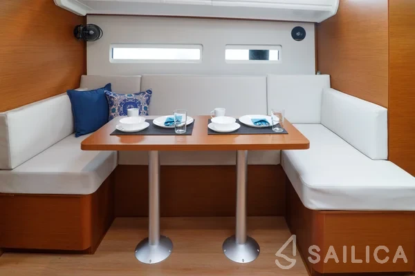 Sun Odyssey 410 - Yacht Charter Sailica