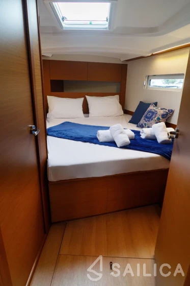 Sun Odyssey 410 - Yacht Charter Sailica