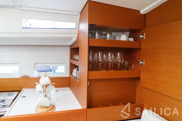 Sun Odyssey 410 - Yacht Charter Sailica