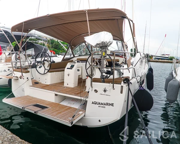Sun Odyssey 410 - Yacht Charter Sailica
