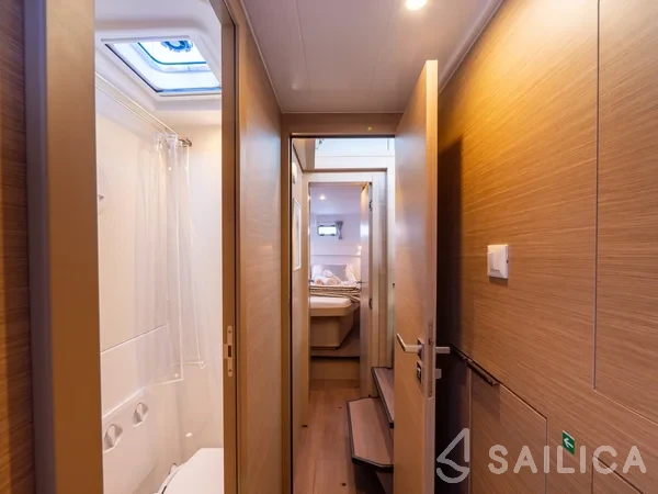 Lagoon 40 - Yacht Charter Sailica