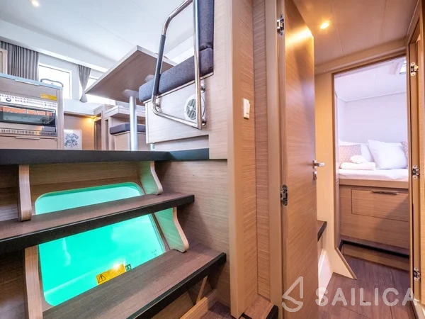 Lagoon 40 - Yacht Charter Sailica