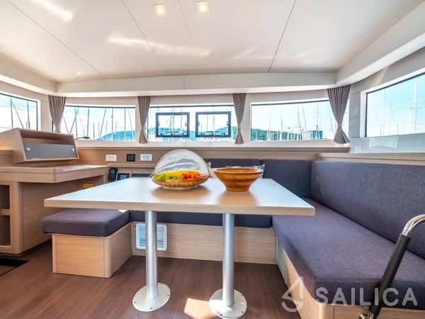 Lagoon 40 - Yacht Charter Sailica