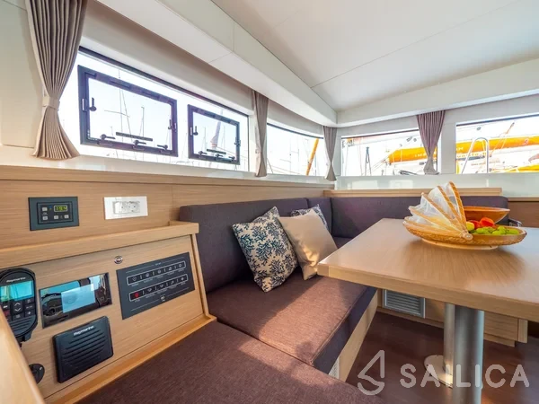 Lagoon 40 - Yacht Charter Sailica
