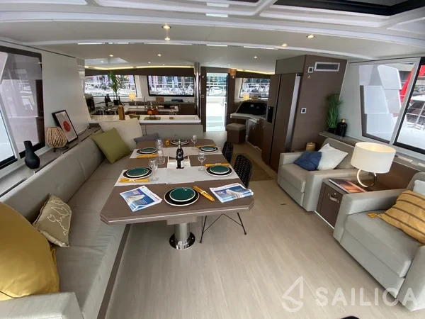 Bali 5.4. - Yacht Charter Sailica