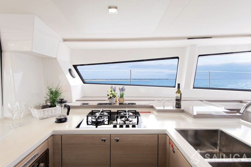 Bali 5.4. - Yacht Charter Sailica