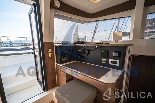 Bali 4.2 - Yacht Charter Sailica