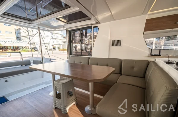 Bali 4.2 - Yacht Charter Sailica