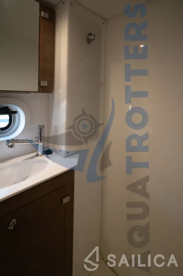 Bali 4.2 - Yacht Charter Sailica