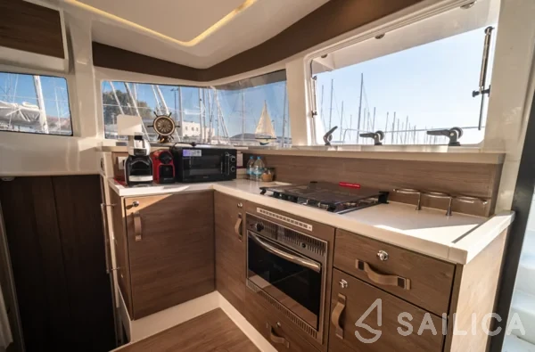 Bali 4.2 - Yacht Charter Sailica