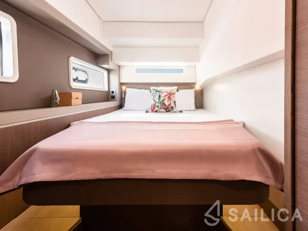 Bali 4.2 - Yacht Charter Sailica