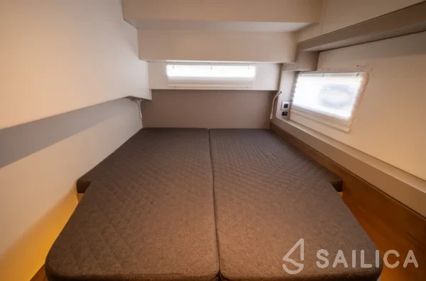 Bali 4.2 - Yacht Charter Sailica