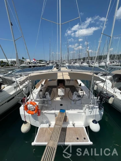 Bavaria C42 - Yacht Charter Sailica