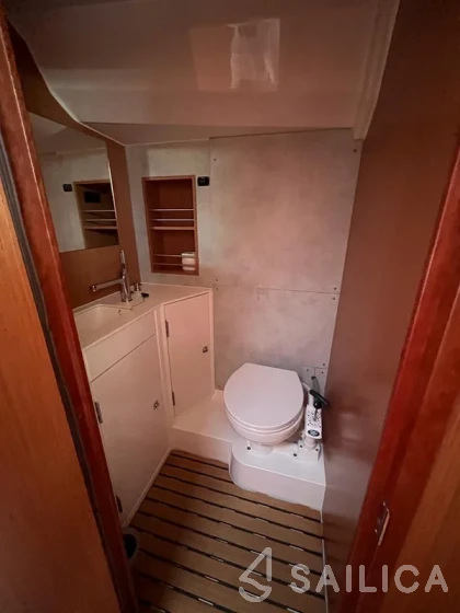 Bavaria C42 - Yacht Charter Sailica