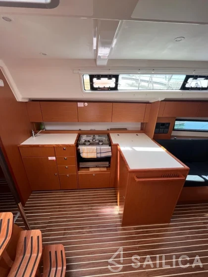 Bavaria C42 - Yacht Charter Sailica