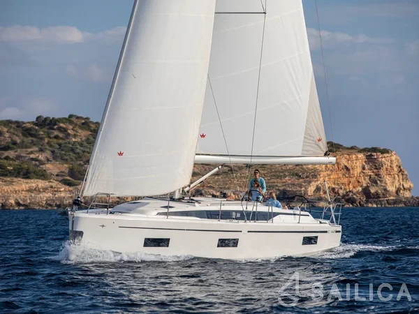 Bavaria C42 - Yacht Charter Sailica