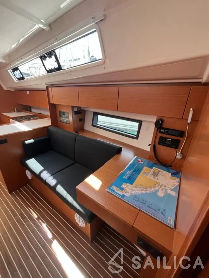 Bavaria C42 - Yacht Charter Sailica