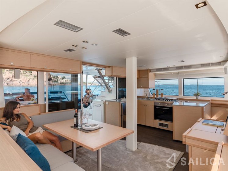 Lagoon 52 - Yacht Charter Sailica