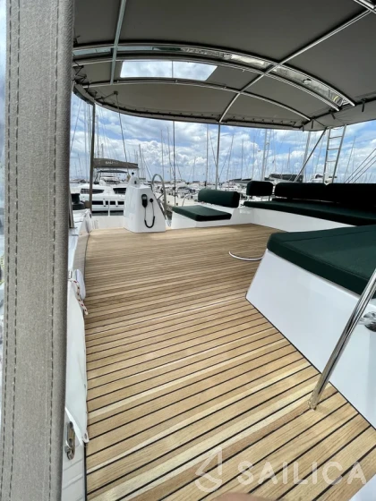 Bali 4.8  - Yacht Charter Sailica