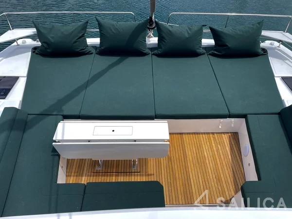 Bali 4.8  - Yacht Charter Sailica