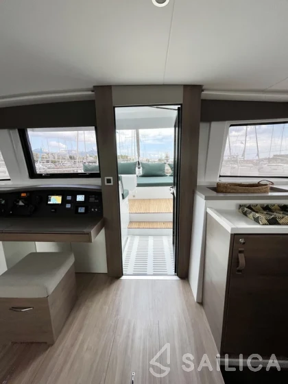 Bali 4.8  - Yacht Charter Sailica