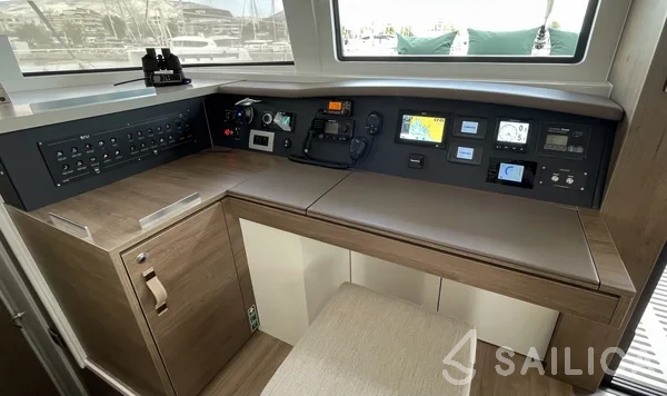 Bali 4.8  - Yacht Charter Sailica