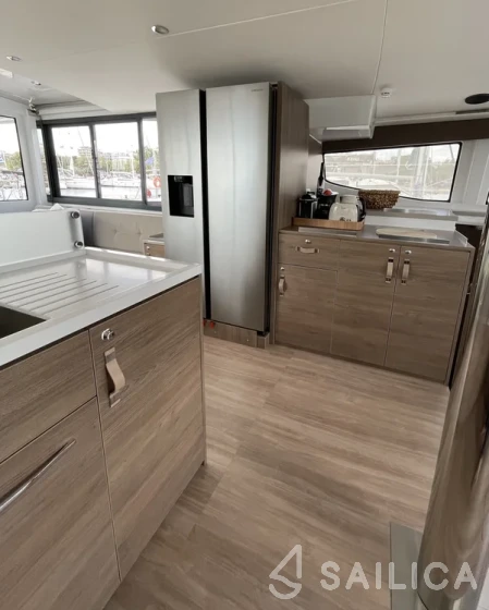 Bali 4.8  - Yacht Charter Sailica