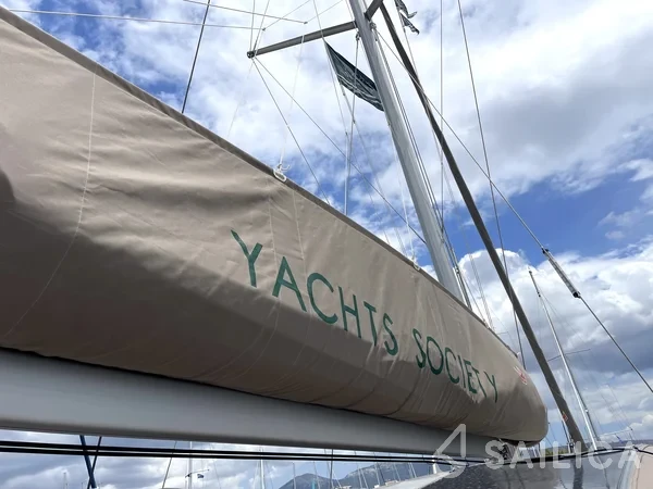 Bali 4.8  - Yacht Charter Sailica