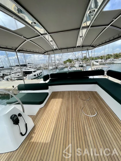 Bali 4.8  - Yacht Charter Sailica