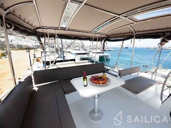 Bali 4.6 - Yacht Charter Sailica