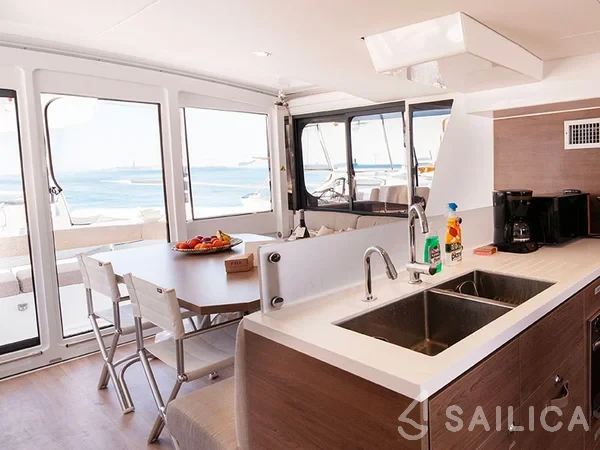 Bali 4.6 - Yacht Charter Sailica