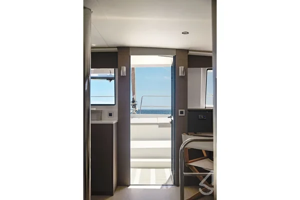 Bali 4.6 - Yacht Charter Sailica