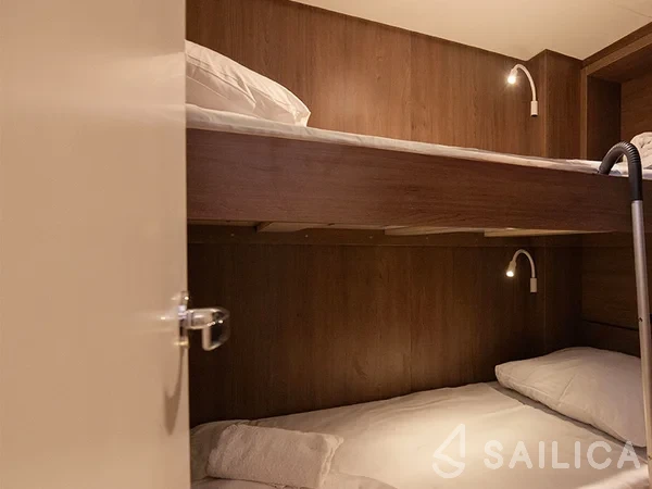 Bali 4.6 - Yacht Charter Sailica
