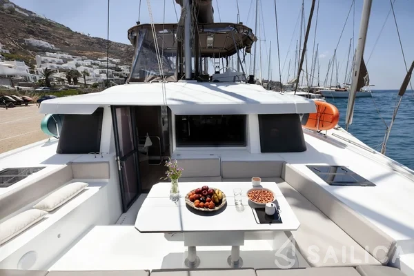 Bali 4.6 - Yacht Charter Sailica