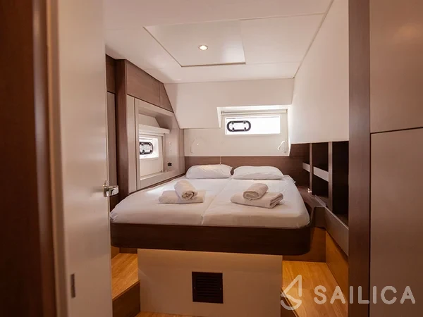 Bali 4.6 - Yacht Charter Sailica