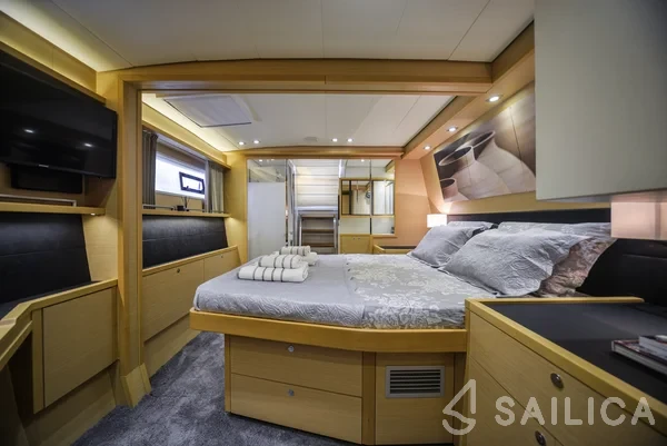 Lagoon 560 S2 - Yacht Charter Sailica