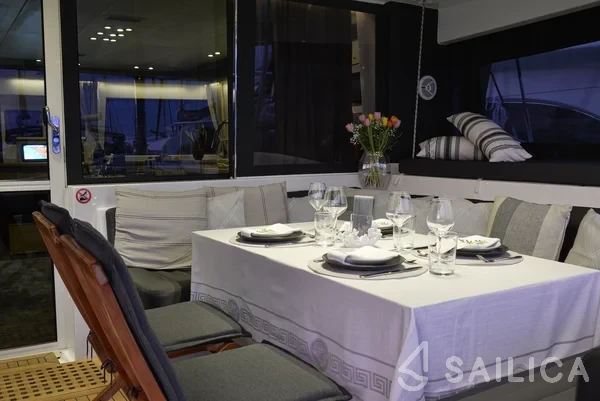 Lagoon 560 S2 - Yacht Charter Sailica