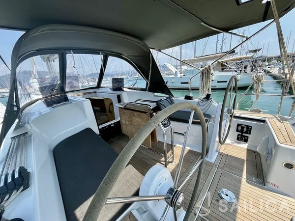 Hanse 348 - Yacht Charter Sailica