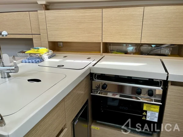 Hanse 348 - Yacht Charter Sailica